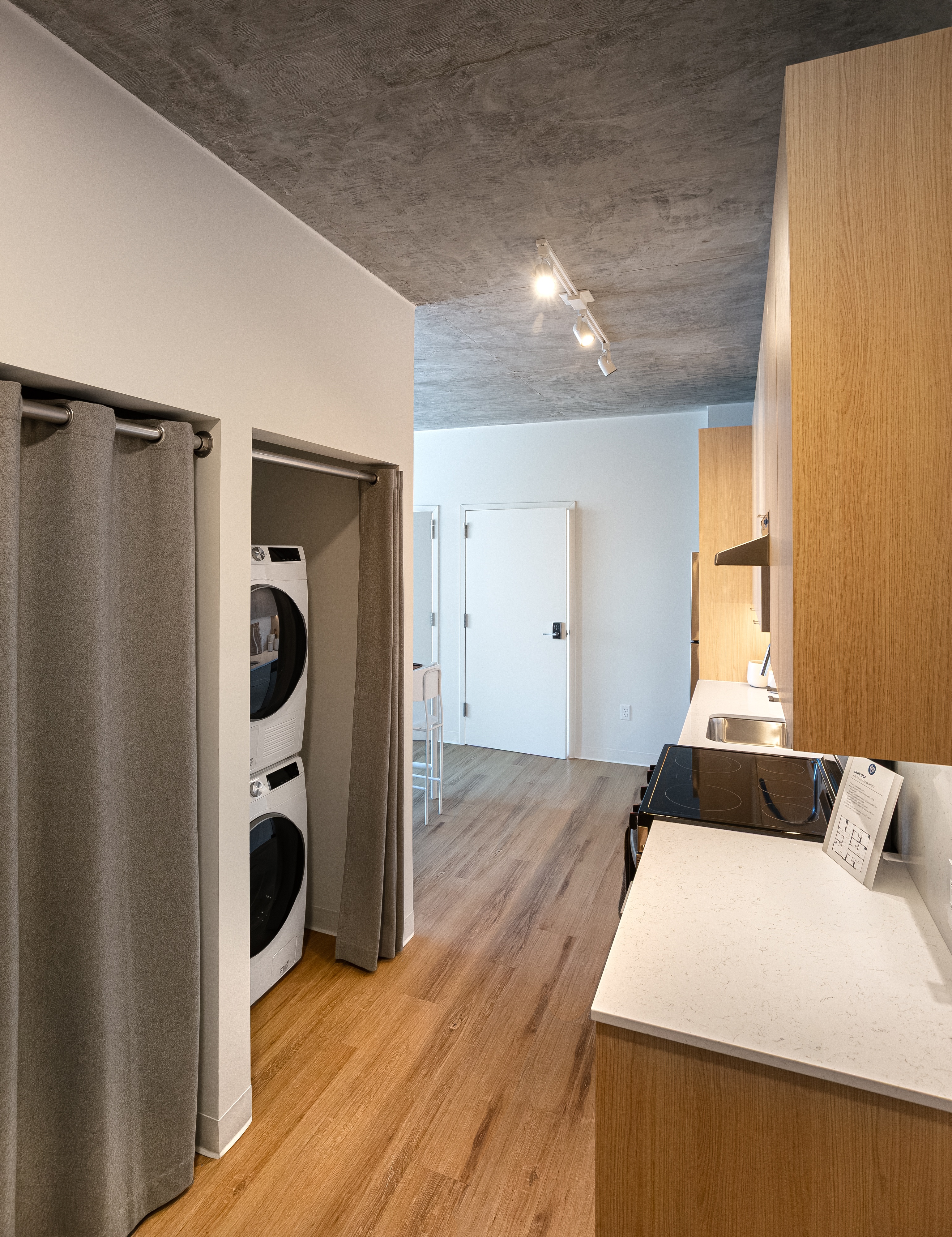 Straits Row 633 S. LaSalle St., Chicago, IL 60605